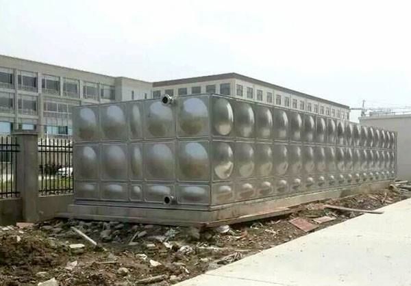 水箱安装施工现场