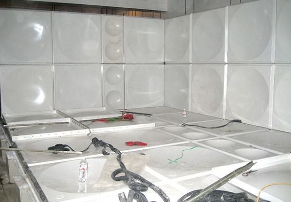 水箱安装施工现场